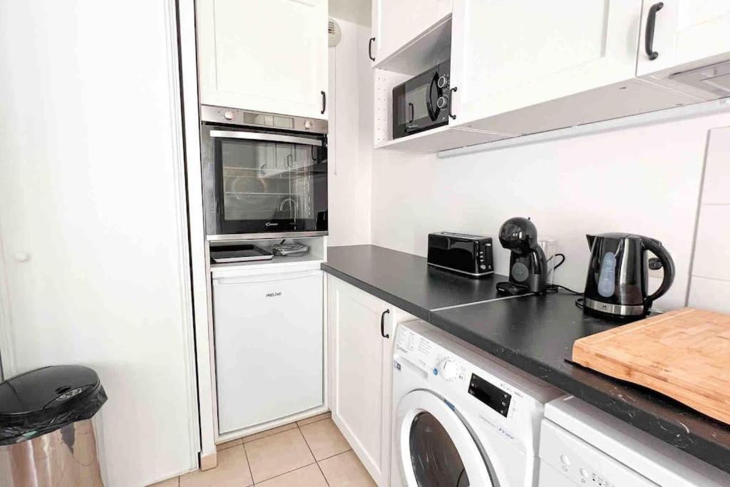 Apartment Pleyel Familiale, St Denis, Paris, Cgd Saint-Denis (Seine-Saint-Denis)