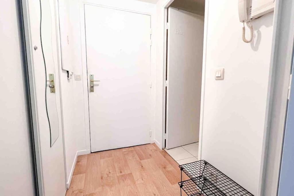 Pleyel Familiale, St Denis, Paris, Cgd Apartment *